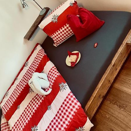 Conny'S B&B Niederweningen エクステリア 写真