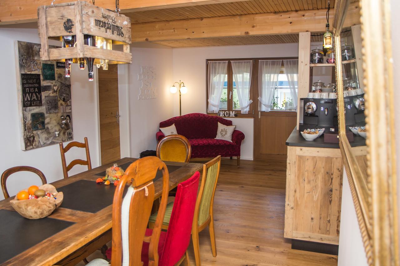 Conny'S B&B Niederweningen エクステリア 写真