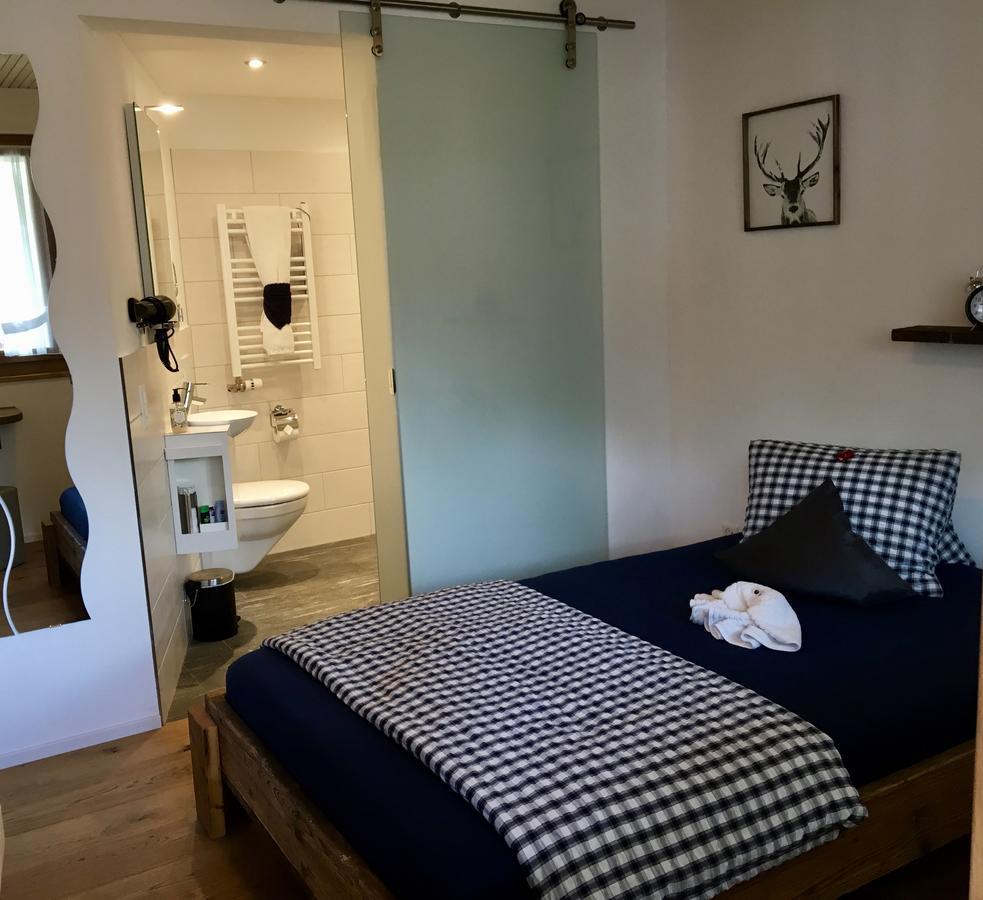 Conny'S B&B Niederweningen エクステリア 写真