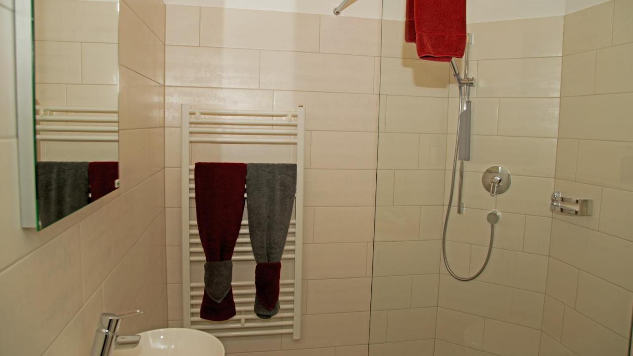 Conny'S B&B Niederweningen エクステリア 写真